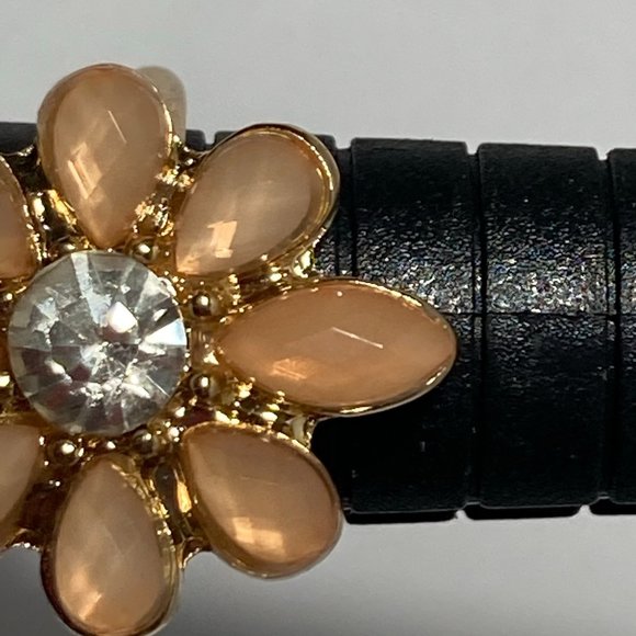 Peach Flower Ring Size 6 Gold Tone - Picture 2 of 10